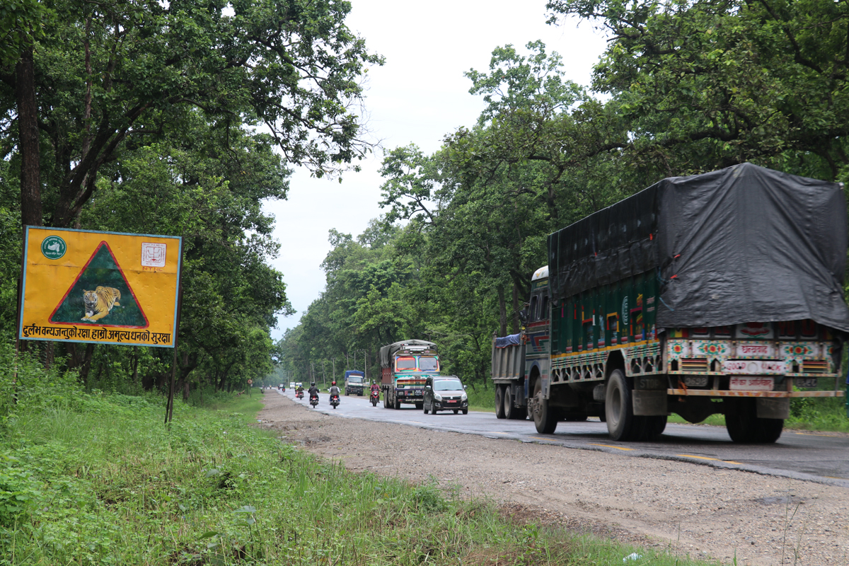 पूर्व-पश्चिम राजमार्ग। फाइल तस्बिर।